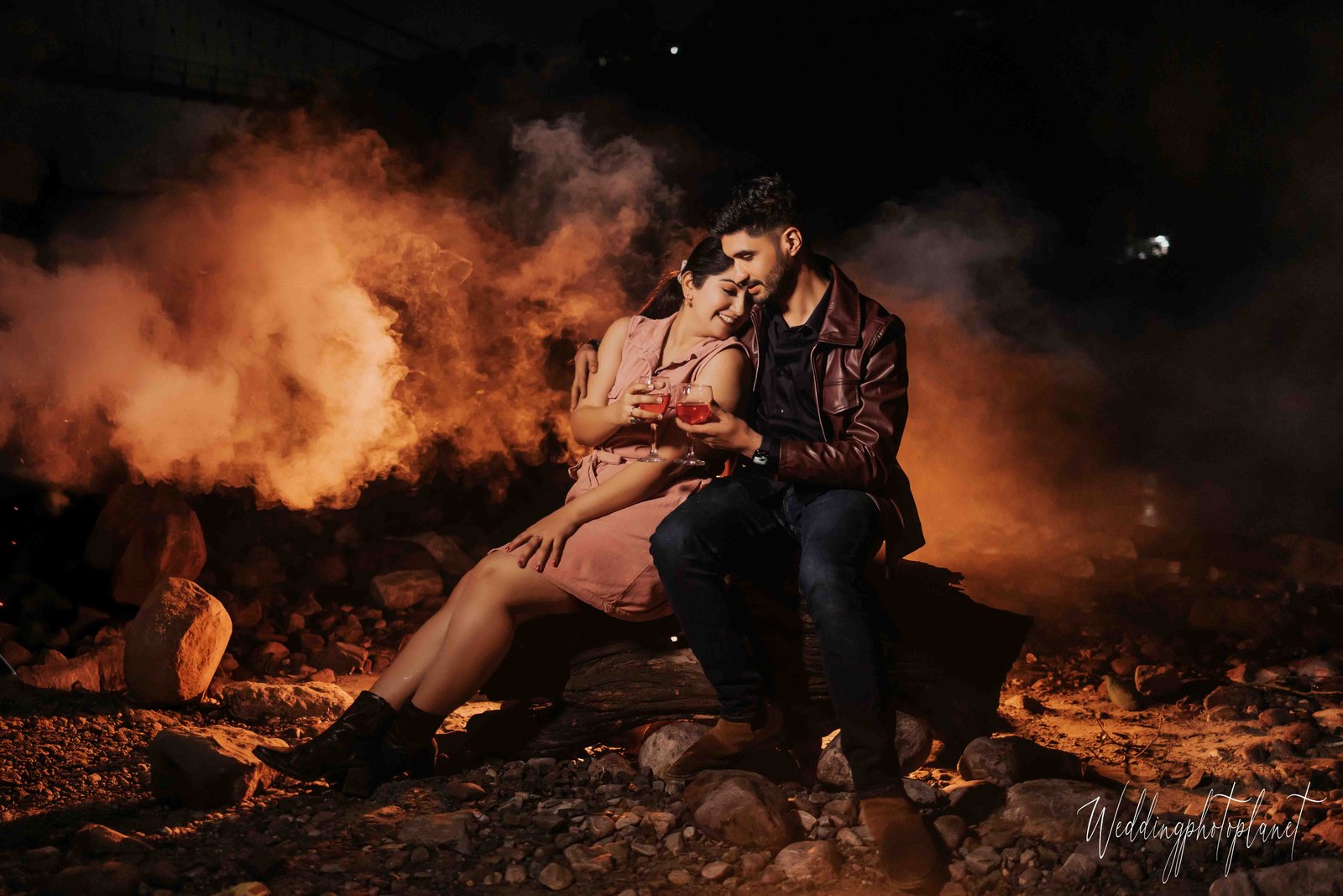 Campfire theme pre wedding shoot